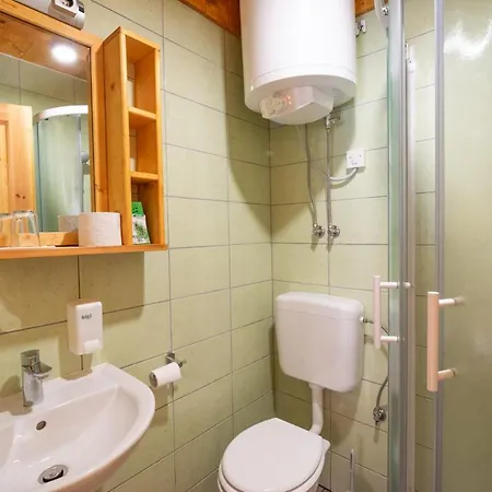 Kravanja Dağ evi *