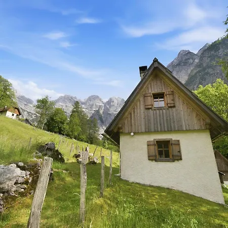 Chalet Kravanja *