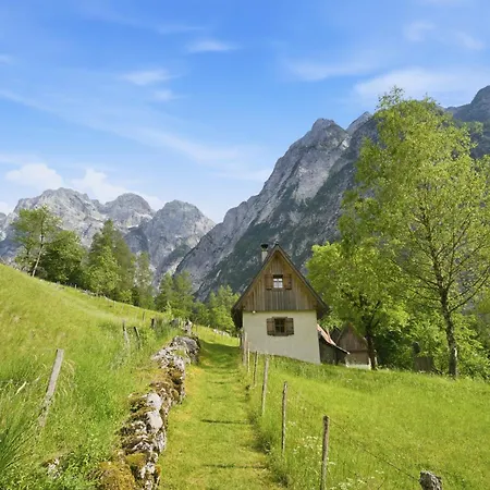 Kravanja Chalet